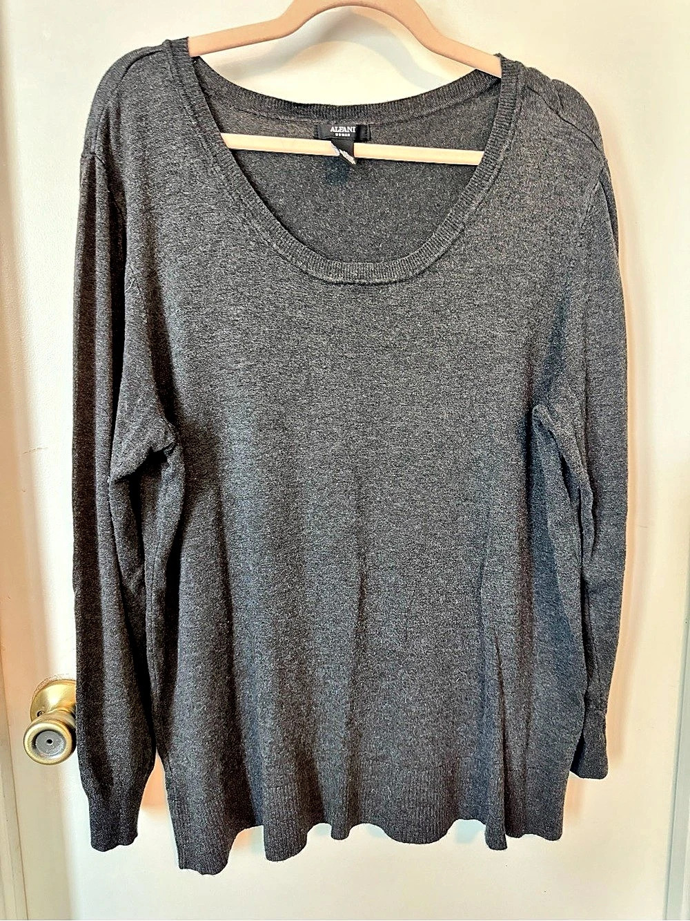 Alfani Woman 1X Charcoal Gray Soft Rayon Blend Scoop Neck Sweater